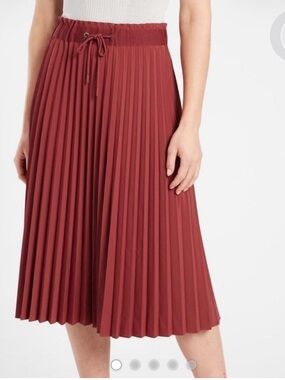 Athleta Hayes Pleated Midi Skirt in Rust